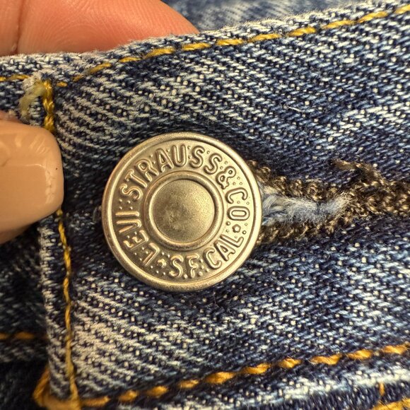 EUC Men's LEVI'S® 501™ Original Fit Straight Leg Button Fly Jeans | Size 35 X 30 - Picture 9 of 13